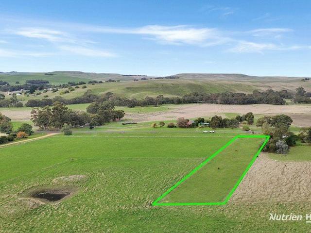 Create Your Dream Lifestyle Living Just Minutes from Casterton