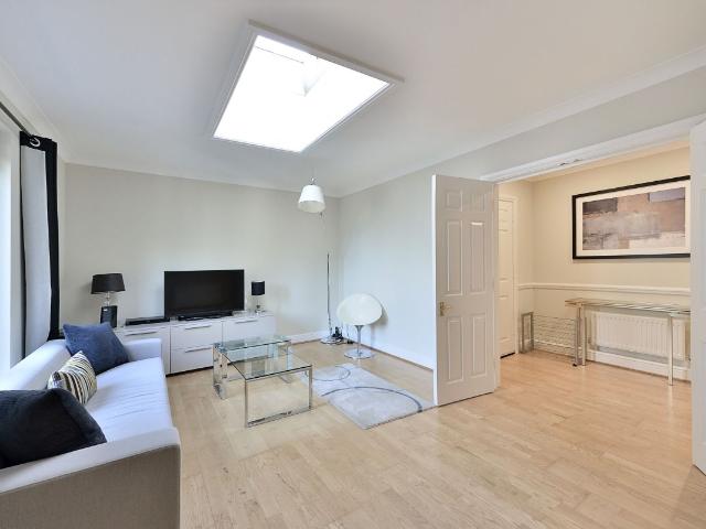Creechurch Lane Ec3, EPC:C EC3A, 1 bed flat to rent, £2,850 pcm | PrimeLocation