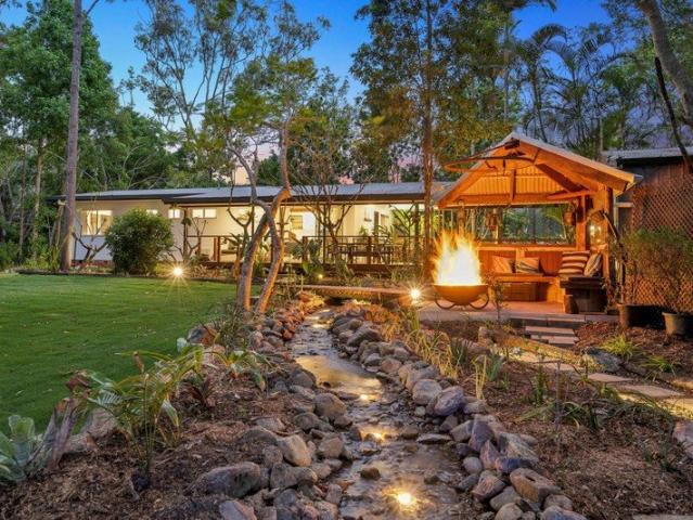 Creekfront Hinterland Estate with Dual Residences