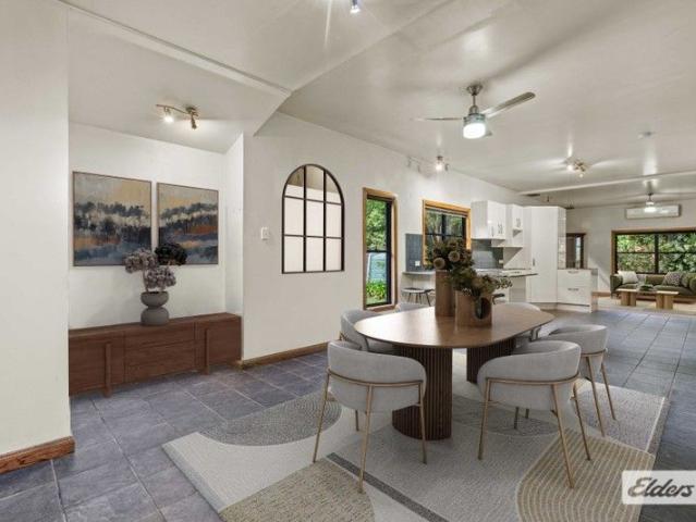 Creekside Country Haven Flat Two Acre Retreat in the Tweed Valley
