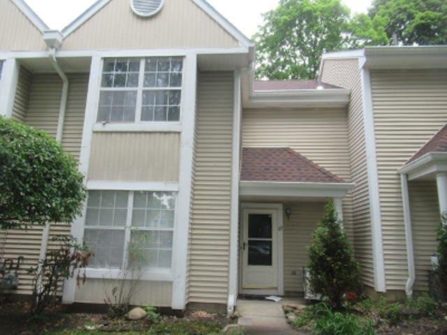 Creekside Cir