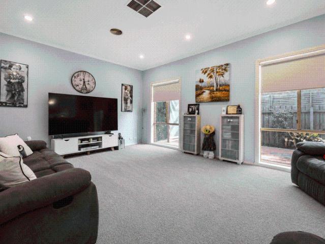 Creekside Family Living in the Heart of Melton