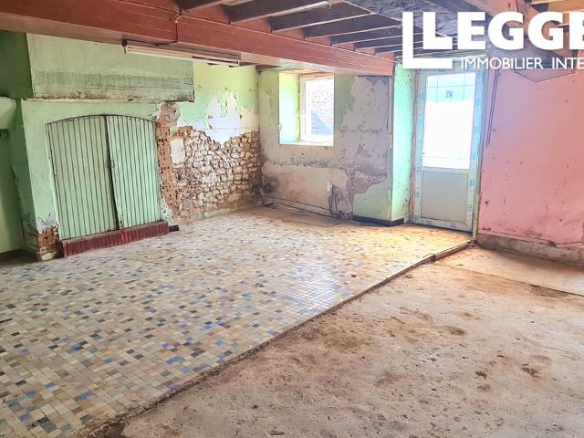 Créez la maison de campagne de vos rêves avec dépendance et commodités à 13 min à pied