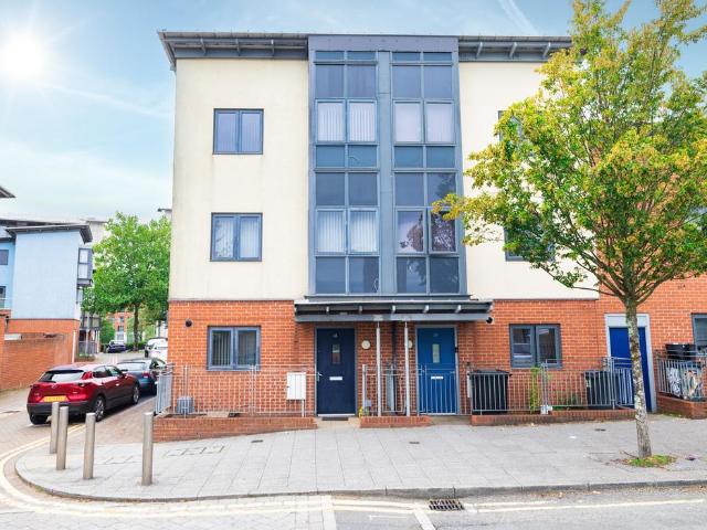 Cregoe Street, Park Central. 4 bed townhouse to rent £1,600 pcm £369 pw