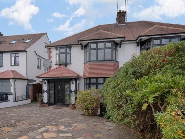 Creighton Avenue, Hornsey, N10 4 bed apartment to rent £5,997 pcm £1,384 pw