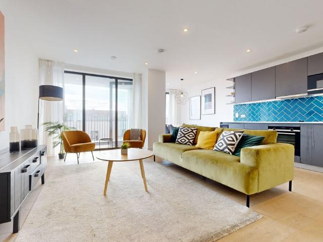 Cremer Street, London E2, 3 bed flat to rent, £4,425 pcm | PrimeLocation