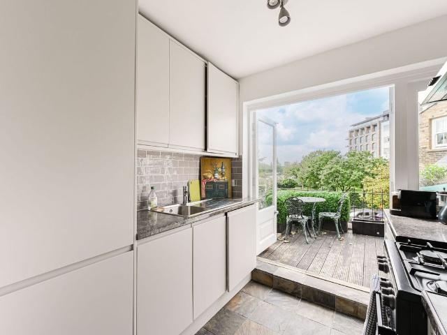 Cremorne Road, Chelsea, London SW10, 2 bed maisonette to rent, £5,200 pcm | PrimeLocation