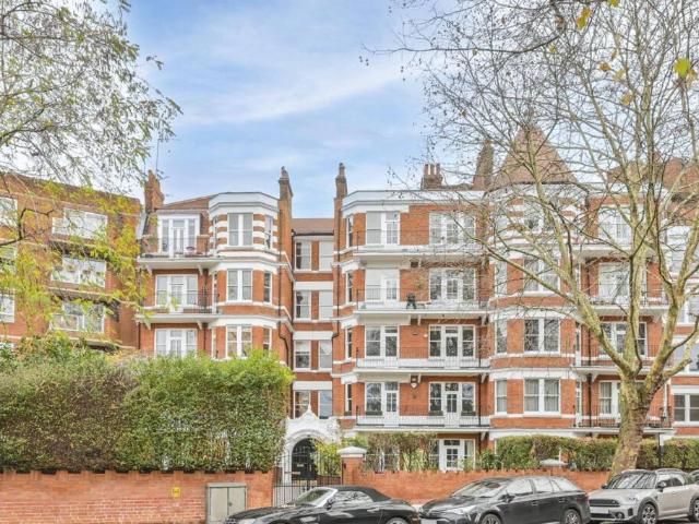 Cremorne Road, London SW10 2 bed flat to rent £3,500 pcm £808 pw