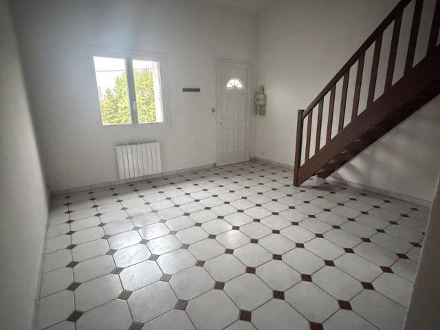 CREON APPARTEMENT T2 BIS AVEC PARKING
