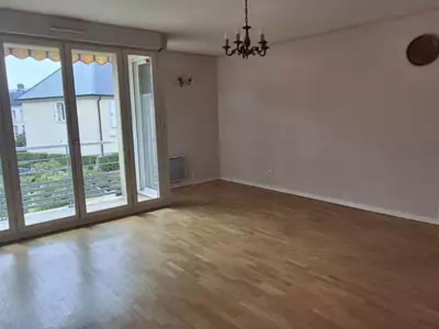 Crépy en Valois 60800 Achat / Vente appartement 4 pièces t4 parking