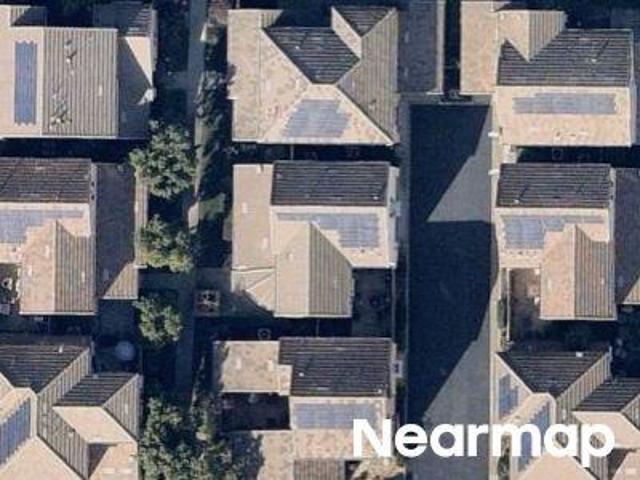 Crescenda Ln