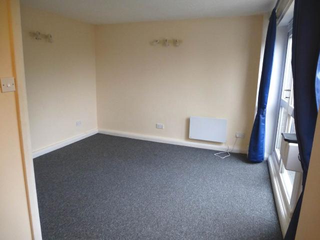 Crescent Court, Crescent Road RG1, Studio to rent, £870 pcm | PrimeLocation