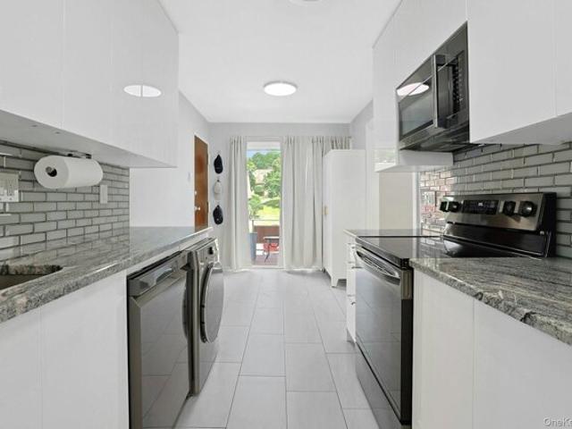 Crescent Dr Apt,thiells, Condo For Sale