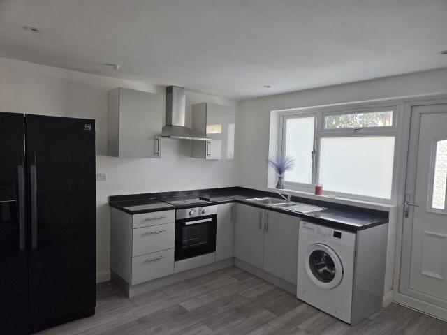Crescent Road, Oxford, Oxfordshire OX4, Studio to rent, £1,200 pcm | PrimeLocation