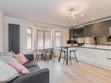 Crescent Road, East Oxford OX4, 2 bed flat to rent, £2,500 pcm | PrimeLocation