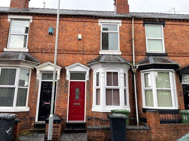 Crescent Road, Kidderminster. 2 bed terraced house to rent £825 pcm £190 pw