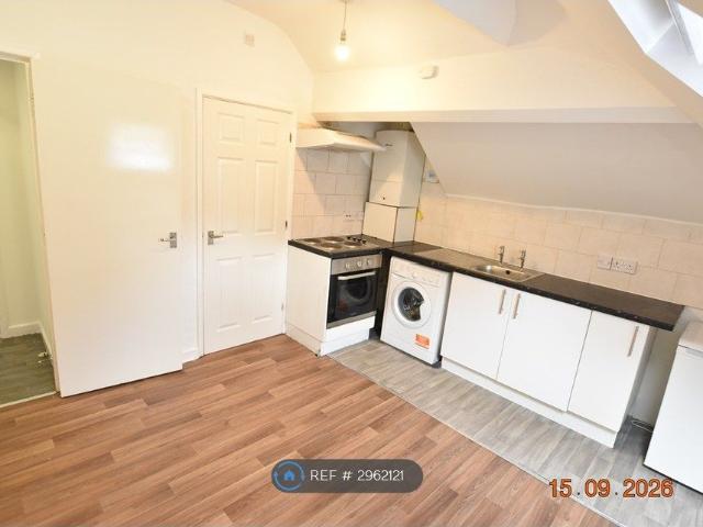 Crescent Road, Luton LU2, 1 bed flat to rent, £850 pcm | PrimeLocation
