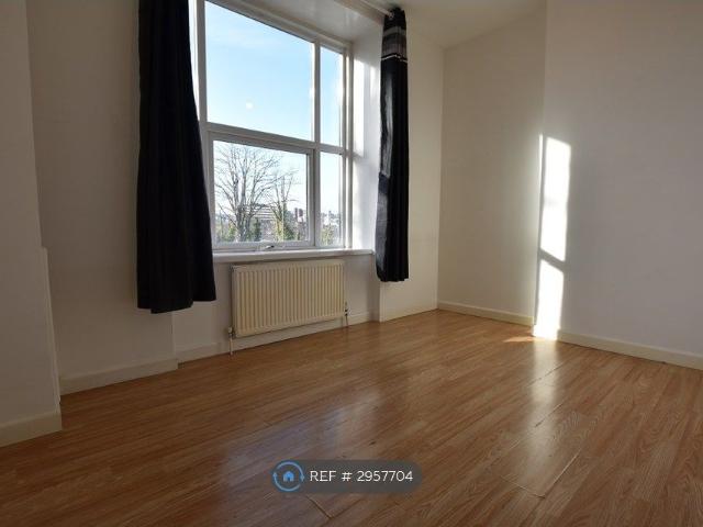 Crescent Road, Luton LU2, 1 bed flat to rent, £995 pcm | PrimeLocation