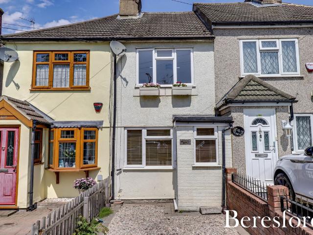 Crescent Road, Warley CM14, 2 bed terraced house to rent, £1,725 pcm | PrimeLocation