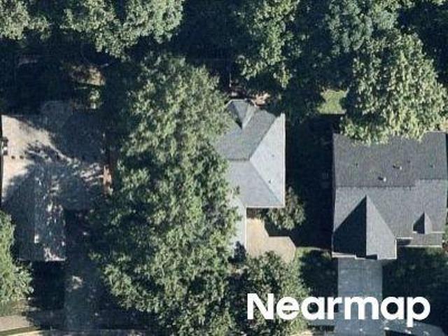Crescentwood Ln