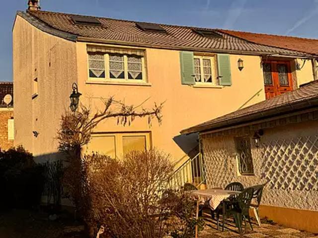 Crespières 78121 Achat / Vente appartement 5 pièces t5 au dernier étage parking