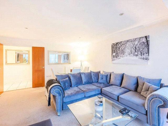 Creswell Drive, Langley Waterside, Beckenham BR3, 2 bed flat to rent, £2,300 pcm | PrimeLocation
