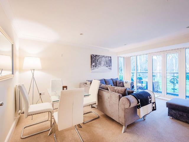 Creswell Drive, Park Langley, Beckenham BR3, 2 bed flat to rent, £2,400 pcm | PrimeLocation