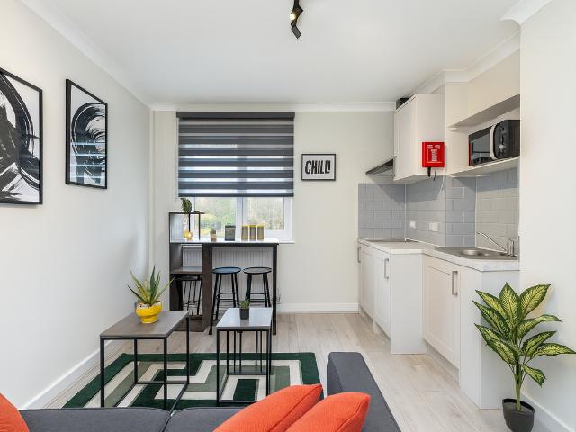 Creswick Road, London W3, Studio to rent, £1,300 pcm | PrimeLocation