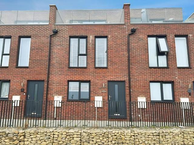 Crest Way, Northumberland, NE24 3 bed terraced house to rent £1,275 pcm £294 pw