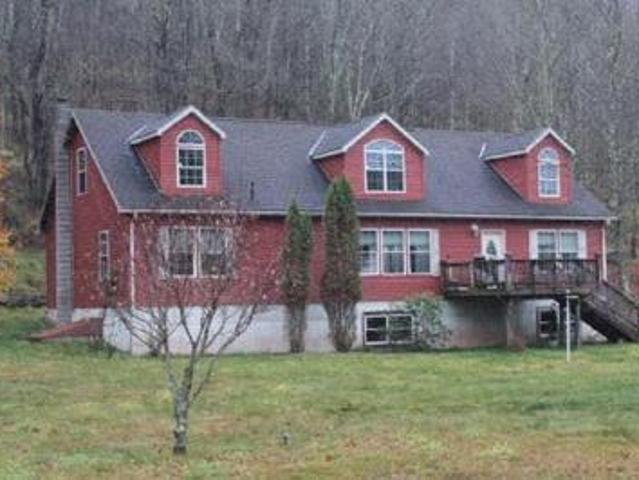 Crest Dr