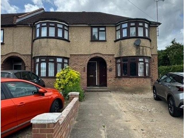 Crest Drive, Enfield EN3, 2 bed flat to rent, £1,950 pcm | PrimeLocation