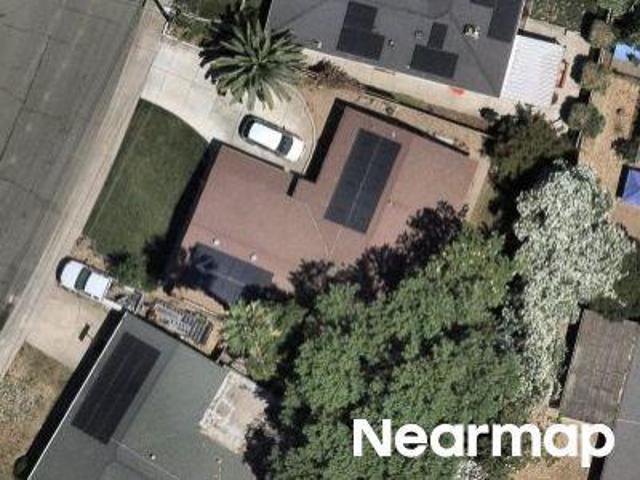 Crestmont Ave