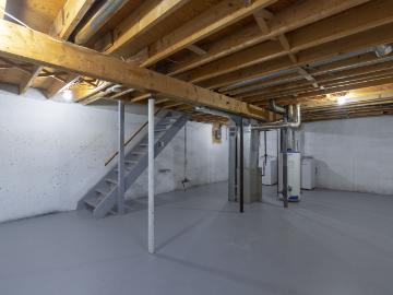 Edmonton, Alberta - Patio, Garden, Parking