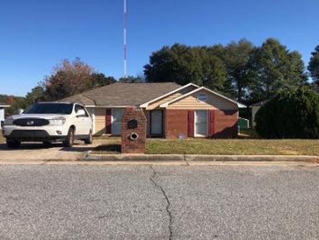 Crestline Dr
