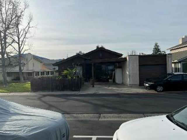 Crestside Pl