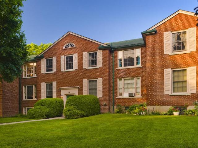 Crestview Apartments One Bedroom Apartment for Rent