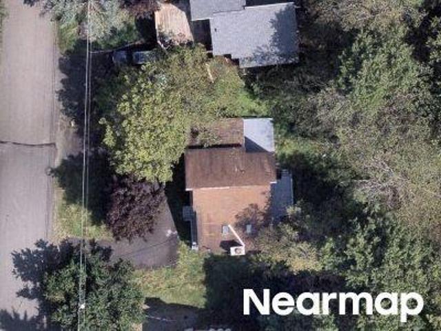 Crestview Dr