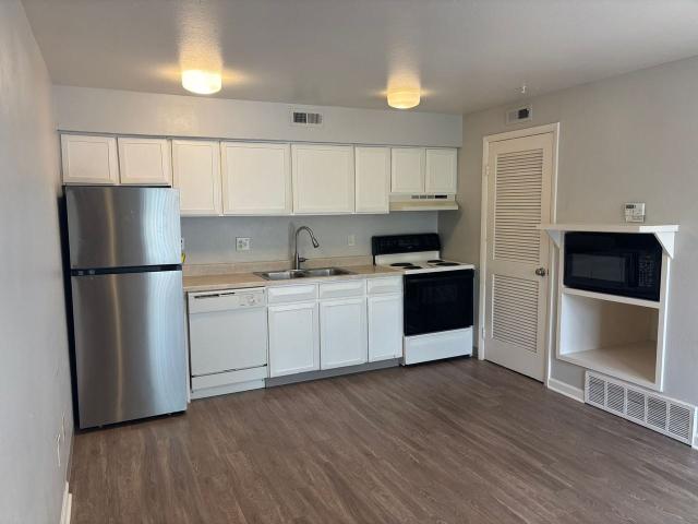 Crestview Townhomes 1 Bedroom Apartment for Rent at 3460 Madison Ave, Boulder, CO 80303 Baseline Sub