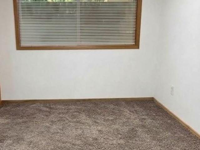 Crestwood 2 Bedroom Apartment for Rent at 2125 Ne Couch St, Portland, OR 97232 Kerns