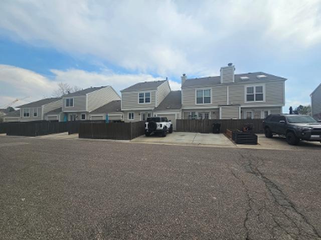 Crestwood Ct