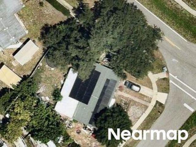 Crestwood Dr