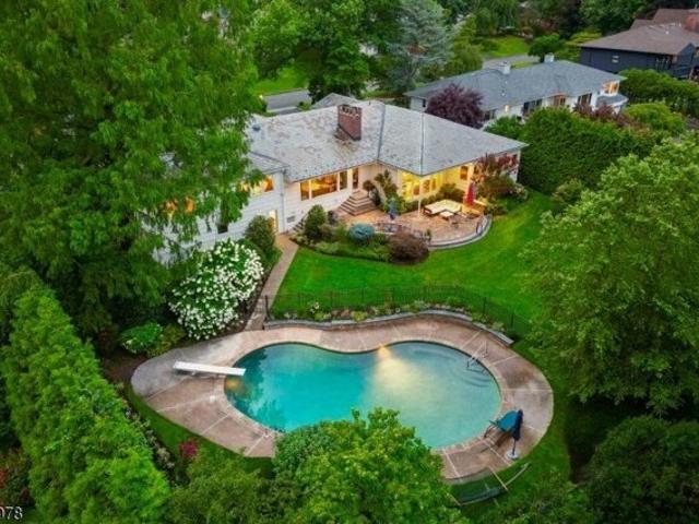 Crestwood Dr, South Orange Village Township, Home For Sale