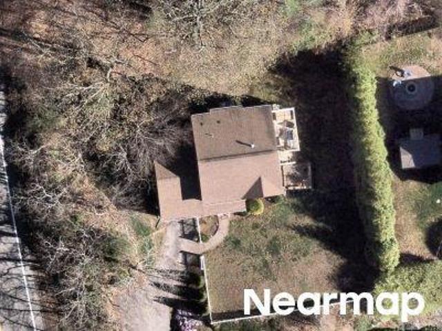 Crestwood Ln