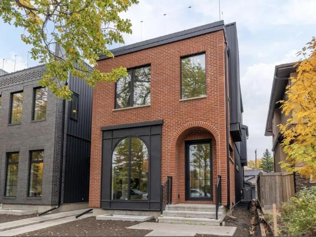 Crestwood Luxury Skinny — 6 Bedrooms House