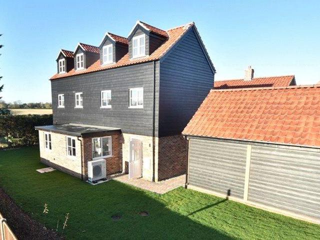 Cricket View, Mildenhall, Bury St. 2 bed apartment to rent £1,385 pcm £320 pw