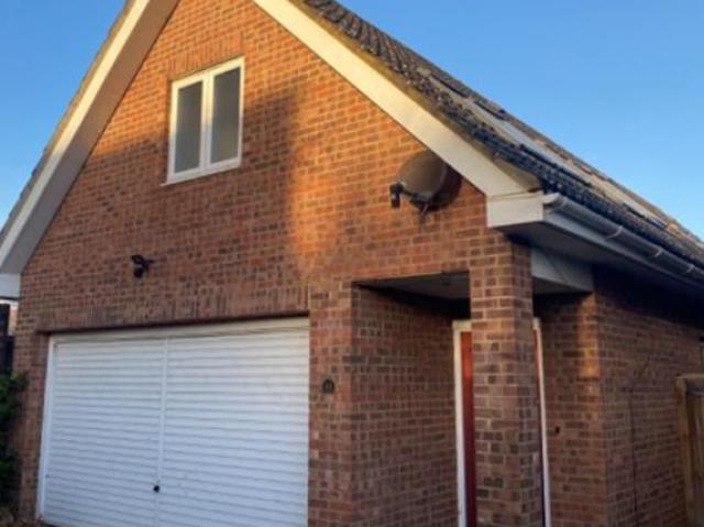 Cricketers Close, Southgate, London. 5 bed house to rent £3,250 pcm £750 pw