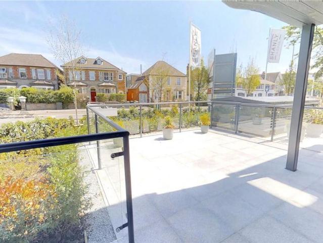 Cricketers Wharf, Wharf Road. 2 bed ground floor flat to rent £2,450 pcm £565 pw