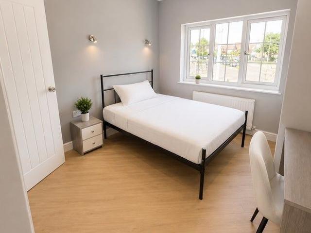Cricklade Road, Swindon SN2, 5 bed shared accommodation to rent, £700 pcm | PrimeLocation
