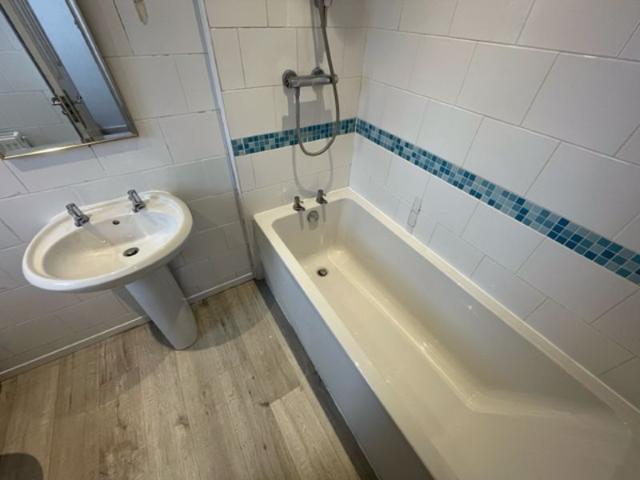 Cricklade Road, Swindon SN2, 2 bed flat to rent, £995 pcm | PrimeLocation