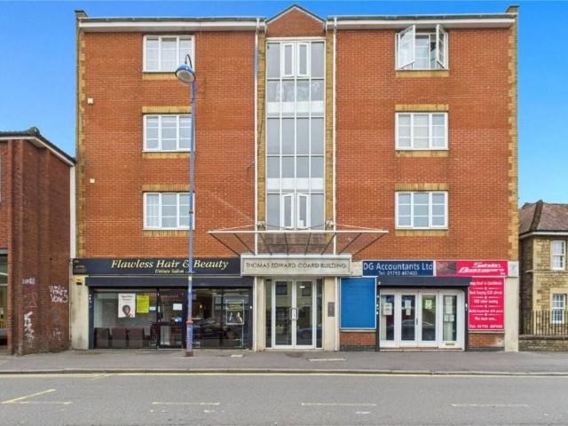 Cricklade Road, Swindon SN2, 2 bed property to rent, £1,000 pcm | PrimeLocation